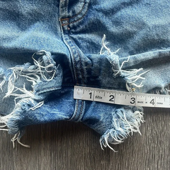 AGOLDE Parker Distressed Denim Shorts ✧ Size 26